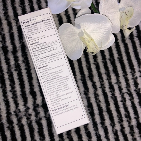 Dr Jart Premium BB Tinted Moisturizer with Niacinamide and SPF 40 - Picture 4 of 15